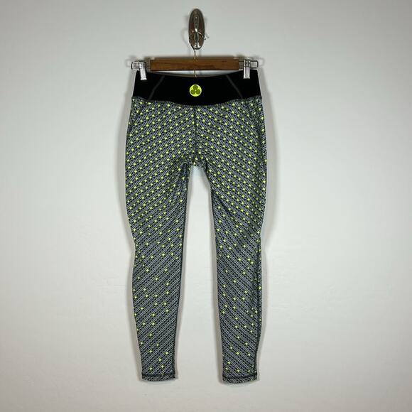 Luna Jai Geometric Leggings Size XS Womens
Cropped Gray Neon Yellow Activewear - Picture 4 of 6